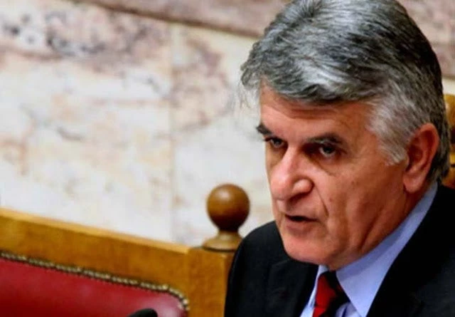 Πετσάλνικος: «Γιατί βρέθηκα στο αστυνομικό τμήμα Γρεβενών – Οι αστυνομικοί πρέπει να είναι πιο σοβαροί» – Βίντεο